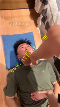 w054lhmuzky.jpg