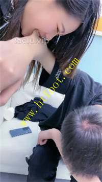 2kest1uvcna.jpg