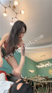 olnv054tie2.jpg
