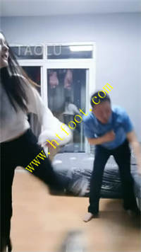 5eec22zxsy5.jpg