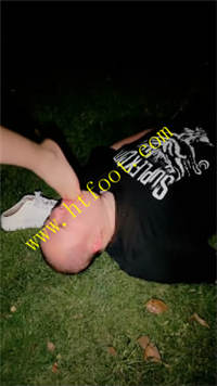 2ofcc5eesqf.jpg