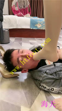 jx40zbxcwlm.jpg