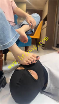 fxco243q3j5.jpg