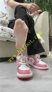 pa14q44fhb5.jpg