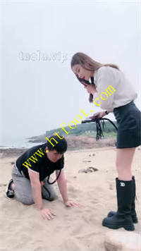 a5roisllmzz.jpg