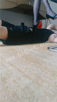 heelgm0sjqe.jpg
