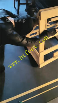 kev04ia41c3.jpg