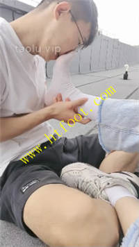 1yyh2ategpq.jpg