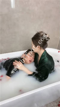 4cxv2fbh4gx.jpg