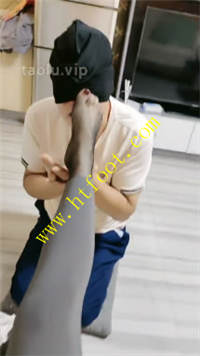 fcf5b1olwxy.jpg