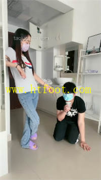 hlx4q02rld3.jpg