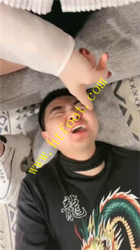 wommugadg0s.jpg