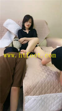 axkxw044qq4.jpg