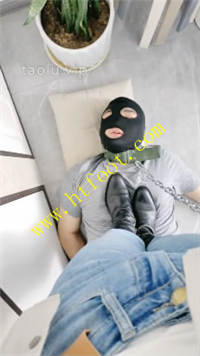 4vscq5mvri0.jpg