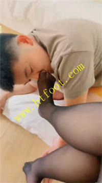 4m0mum3jc25.jpg