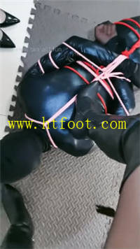 rmjjscf4sqr.jpg
