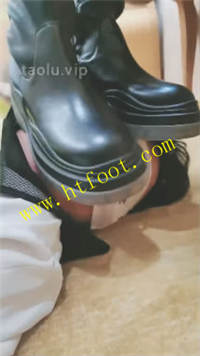 zh4af4ywqr3.jpg