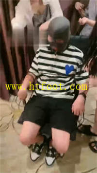 tht4hozni1u.jpg