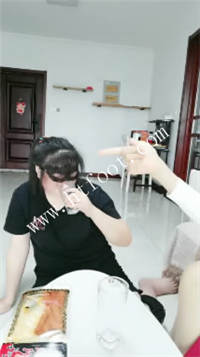wr2slfllqmy.jpg