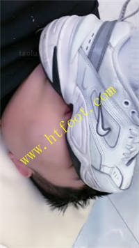 s1b2q52phro.jpg