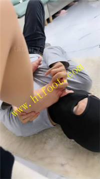 420q2tgl53a.jpg