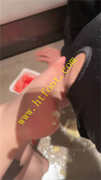 b4s00fdaun4.jpg