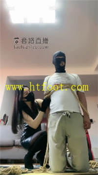 k0orcaq11ph.jpg