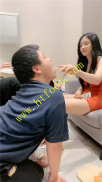 r2cr11oejaa.jpg