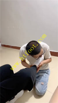 r4g5egaukn3.jpg