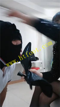 0j40zp12yqi.jpg