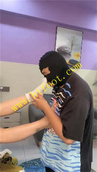 3y2libnzlro.jpg
