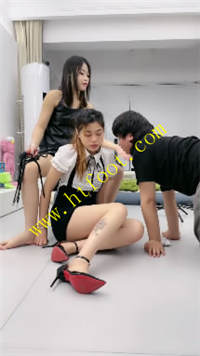 xommqsi4nau.jpg
