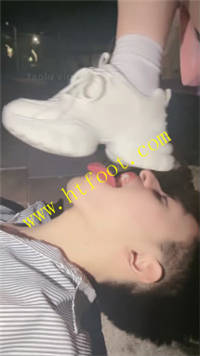 akdbqvxqgag.jpg