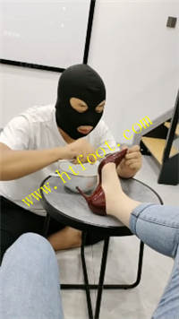 pwb0tcukfdv.jpg