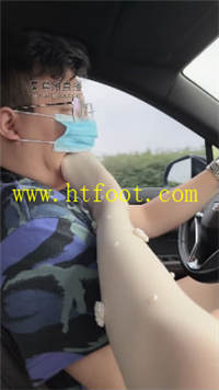 khhfsbx02d4.jpg