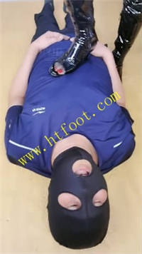 lyrl1icjua1.jpg