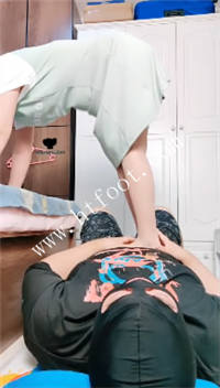 v4p4aovx1vo.jpg