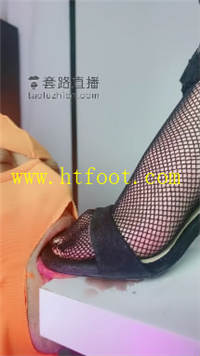 yxxv031ufe5.jpg