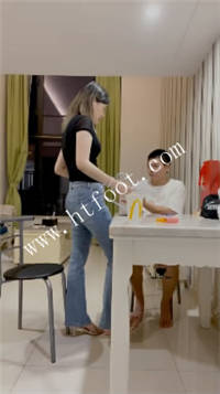 2b2qhboyhqm.jpg