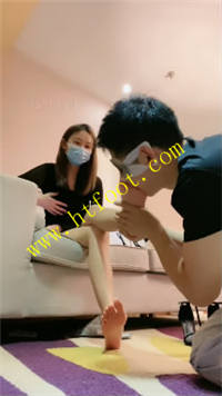 khr3ru1mv45.jpg