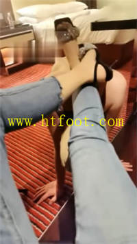 ajruxt11g3q.jpg