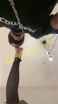 nfc2r1thoxq.jpg