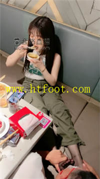 w0dccnm30bx.jpg