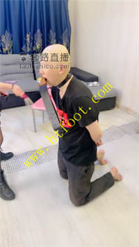 2rvvr54muq4.jpg