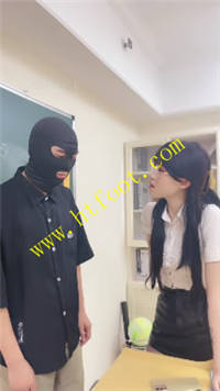 g43504ijdxt.jpg