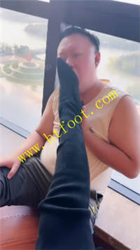 ywqxmcnh2iu.jpg