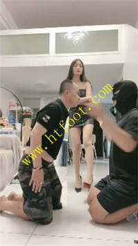 jmkcrwzscq2.jpg
