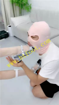 x2boltnv0kr.jpg
