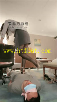 l5kkto5tmpy.jpg