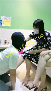 4rwbym0dg33.jpg
